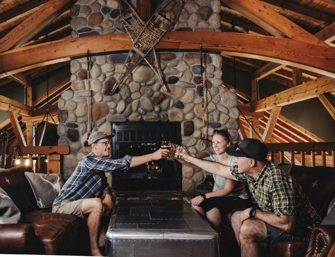 Heather Mountain Lodge Rogers Pass ภายนอก รูปภาพ