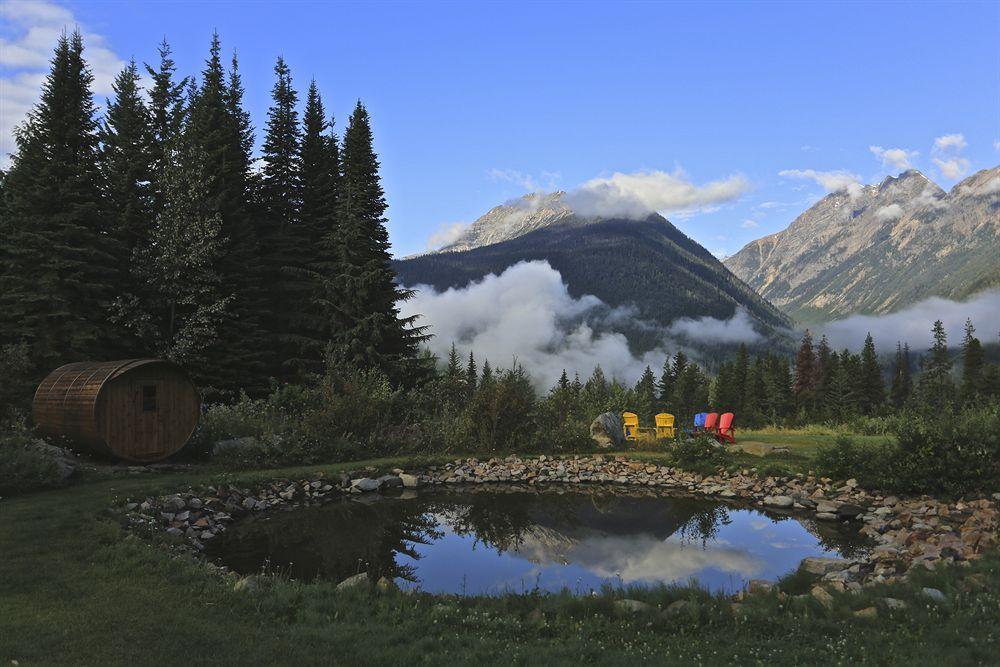 Heather Mountain Lodge Rogers Pass ภายนอก รูปภาพ