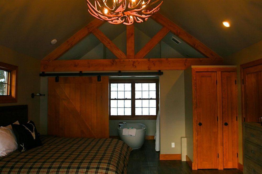 Heather Mountain Lodge Rogers Pass ภายนอก รูปภาพ