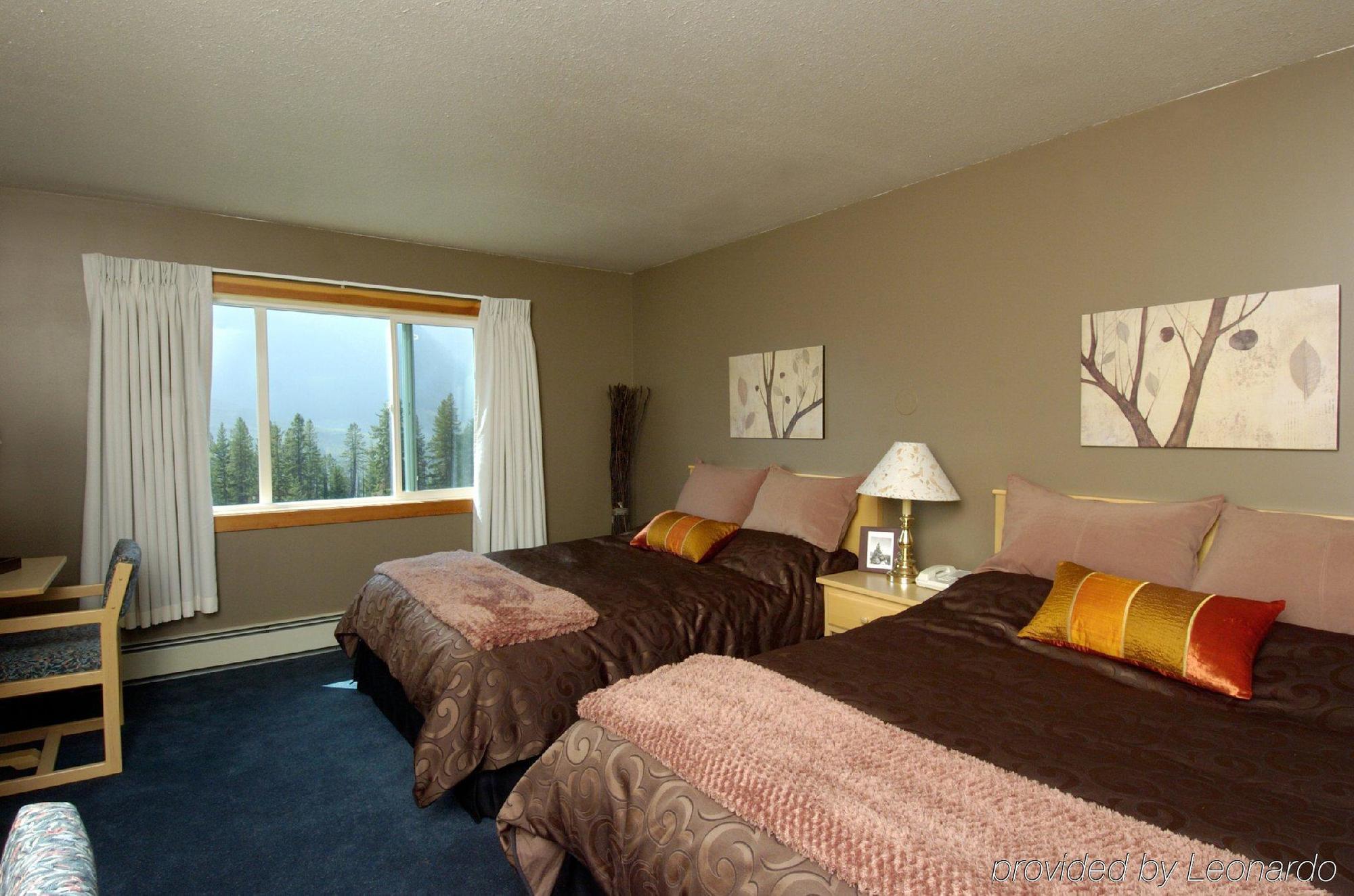 Heather Mountain Lodge Rogers Pass ภายนอก รูปภาพ